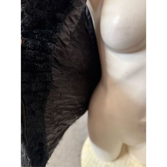 Black vest size small - Picture 11 of 11